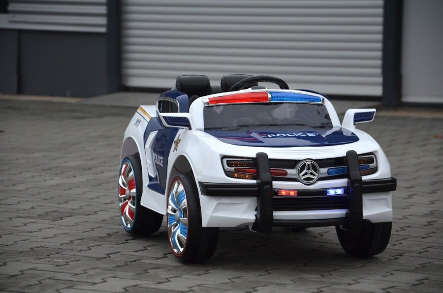 Elektro Kinderfahrzeug lizenziert mit 2 Motoren "Polizei Mustang" ferngesteuert - W 1
